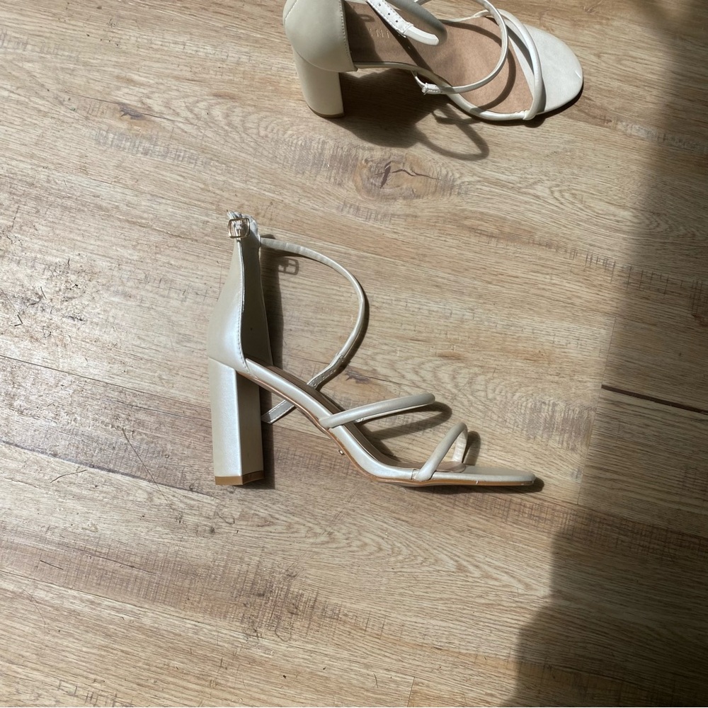 Show Me Your MuMu IVORY Block Heel - Picture 6 of 8